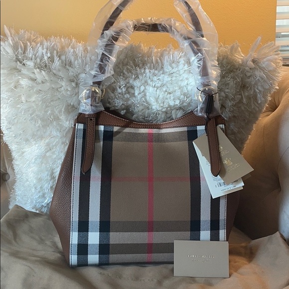 Burberry Handbags - Authentic Burberry Canterbury Tote Horseferry Bag